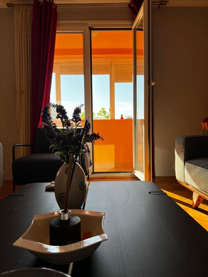 City Center Square Deluxe Nest พอดโกริกา ภายนอก รูปภาพ