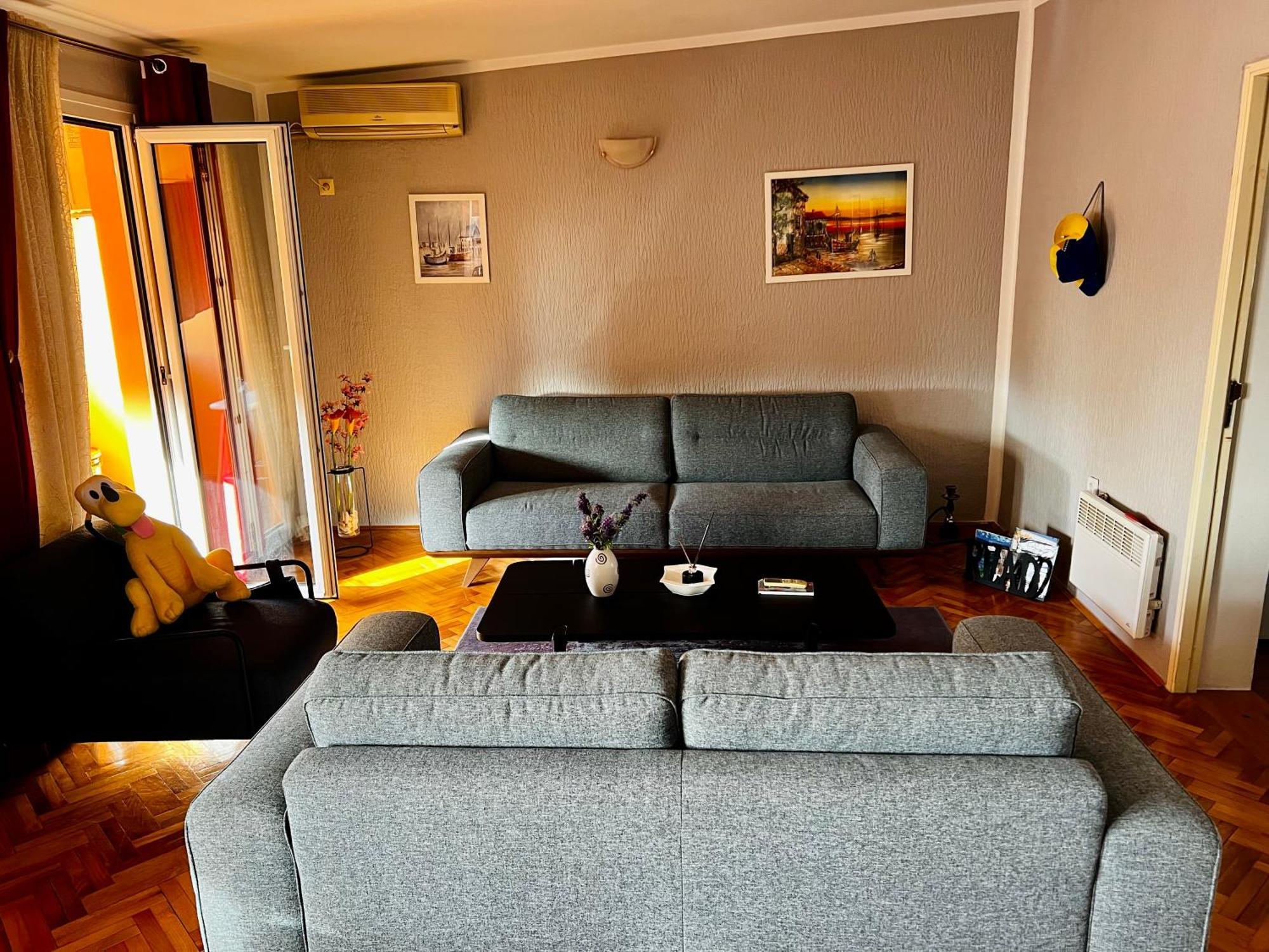 City Center Square Deluxe Nest พอดโกริกา ภายนอก รูปภาพ